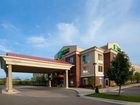 фото отеля Holiday Inn Express Hotel & Suites Farmington Hills