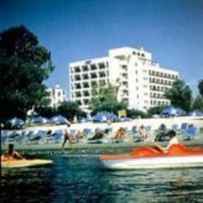 фото отеля Marathon Beach Hotel