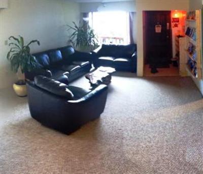 фото отеля Tofino Travellers Guesthouse