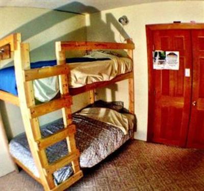 фото отеля Tofino Travellers Guesthouse