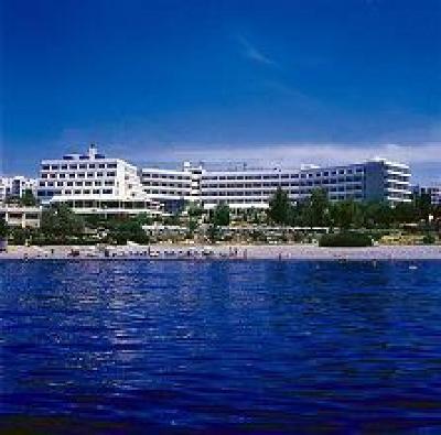 фото отеля Mediterranean Beach Hotel