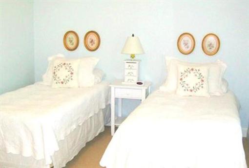 фото отеля Village House Inn