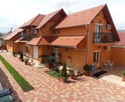 фото отеля Gal Apartman