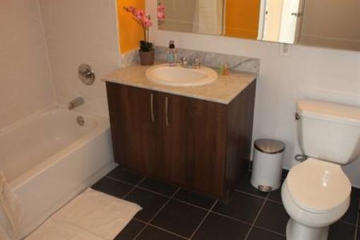 фото отеля Dharma Home Suites JC at Grove Station