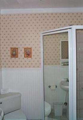 фото отеля Blue Shutters Bed and Breakfast