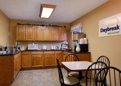 фото отеля Days Inn & Suites Coffeyville
