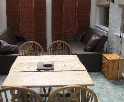 фото отеля Woodside Apartments Yr Ysgubor and Y Groes Swansea