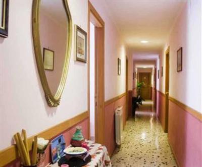 фото отеля Hotel Linda