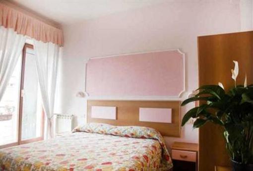 фото отеля Hotel Linda