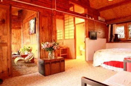фото отеля Lijiang Riverside Inn