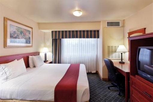 фото отеля Holiday Inn Express Hotel & Suites Everett