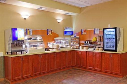 фото отеля Holiday Inn Express Hotel & Suites Everett