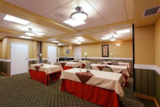 фото отеля Holiday Inn Express Hotel & Suites Everett
