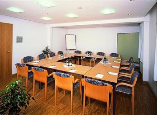фото отеля Hotel Restaurant Zum Lamm Gundelsheim