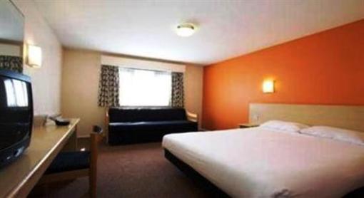 фото отеля Travelodge Northampton Upton Way