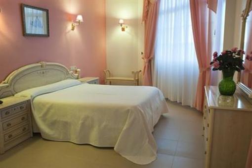 фото отеля Hotel Triana