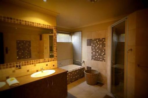 фото отеля Losari Beach House Gnarabup