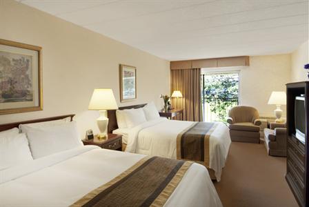 фото отеля BEST WESTERN PLUS Brant Park Inn and Conference Centre