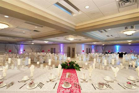 фото отеля BEST WESTERN PLUS Brant Park Inn and Conference Centre