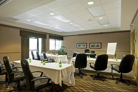 фото отеля BEST WESTERN PLUS Brant Park Inn and Conference Centre
