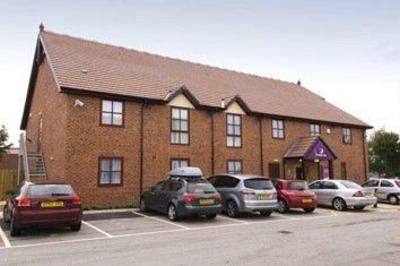 фото отеля Premier Inn Crewe Central