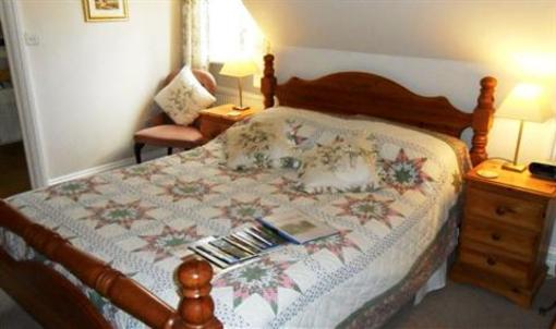 фото отеля Sollom Voe Bed & Breakfast Chalford Stroud (England)