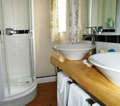 фото отеля Sollom Voe Bed & Breakfast Chalford Stroud (England)
