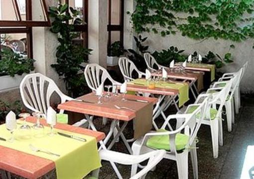 фото отеля Logis de l'Ecu