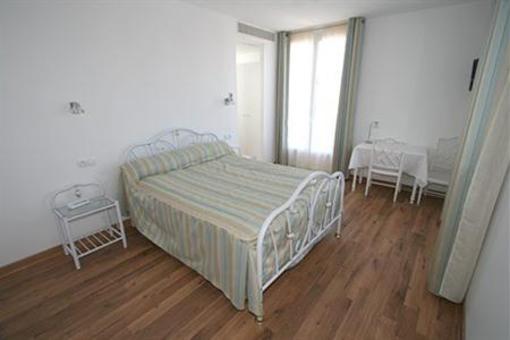 фото отеля Hotel Lafon