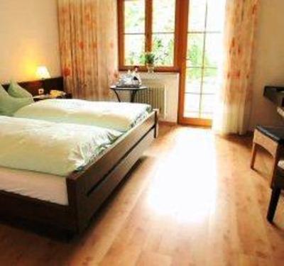 фото отеля Gasthof zur Rose Weinheim