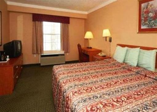 фото отеля The Crossroads Hotel & Suites