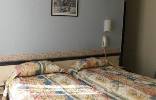 фото отеля Hotel Lanjuinais