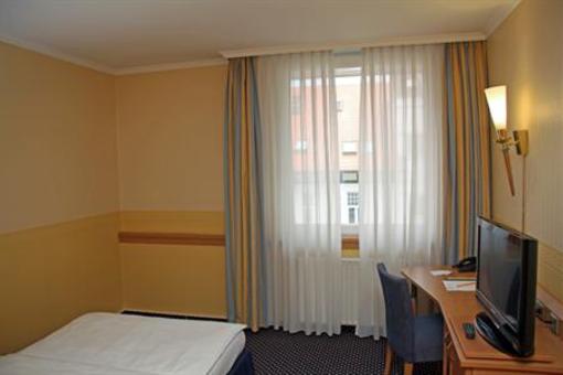 фото отеля Hotel Cap Polonio Pinneberg