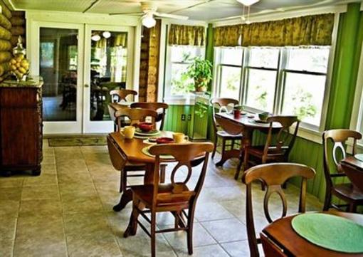 фото отеля Plantation Oaks Inn