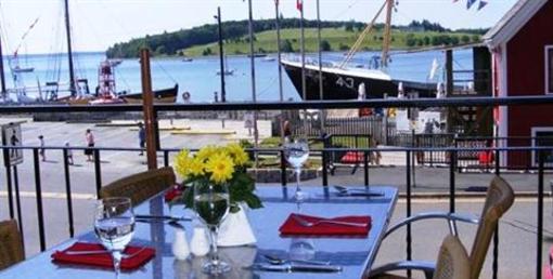 фото отеля Rum Runner Inn