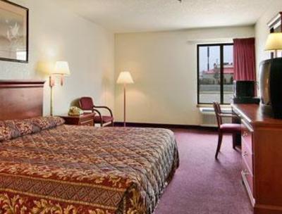 фото отеля Super 8 Vincennes