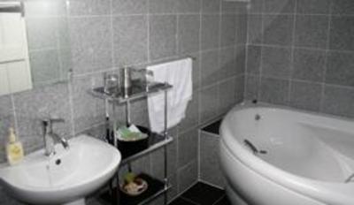 фото отеля Rhandregynwen Hall Bed and Breakfast Llanymynech
