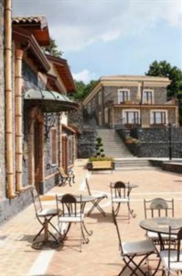 фото отеля Antico Borgo Petralia
