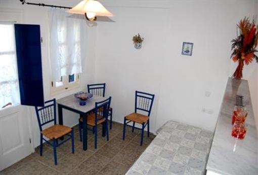 фото отеля Agrabeli Studios & Apartments