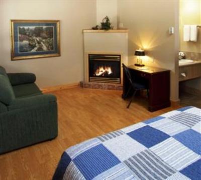 фото отеля Overlander Mountain Lodge Jasper