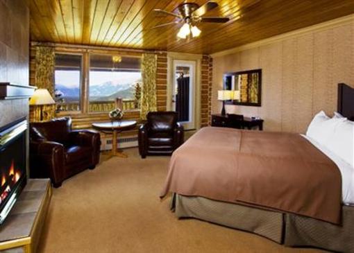 фото отеля Overlander Mountain Lodge Jasper
