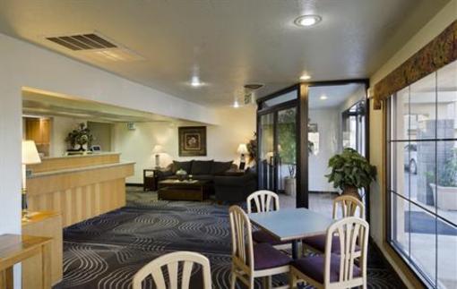 фото отеля BEST WESTERN War Bonnet Inn