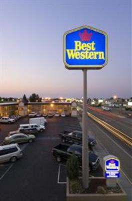 фото отеля BEST WESTERN War Bonnet Inn