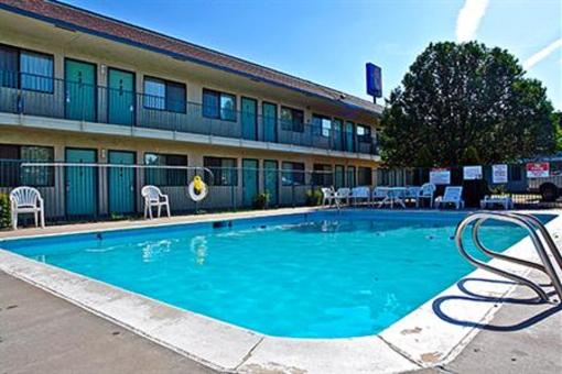 фото отеля Motel 6 Pueblo