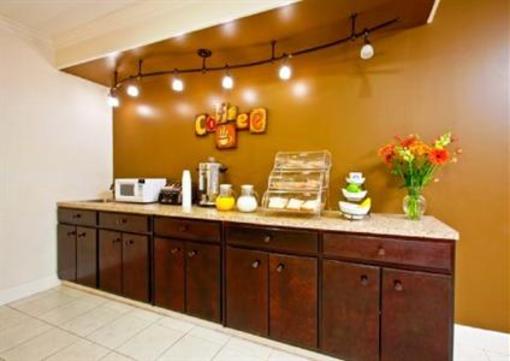 фото отеля America's Best Inn & Suites Augusta