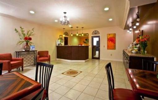 фото отеля America's Best Inn & Suites Augusta