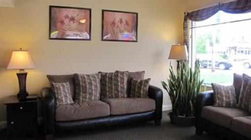 фото отеля Mt. Madison Inn & Suites