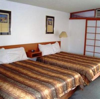 фото отеля Tiki Village Motor Inn