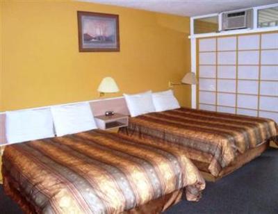 фото отеля Tiki Village Motor Inn