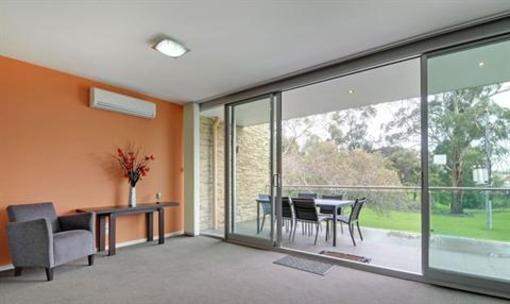 фото отеля Traralgon Serviced Apartments